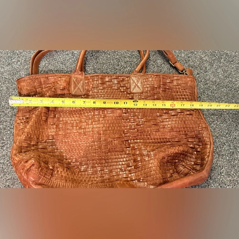 GENUINE LEATHER BAG, VINTAGE LOOK BY ARTISANS IN INDIA.